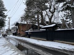 雪が止んだところでまち駅立町を出て、次に『安藤醸造本店』さんを訪れました。