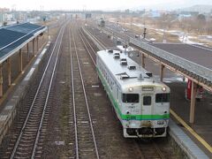 2024年3月30日(土)　第６日目 後半
11:10、函館から乗ってきたキハ40、跨線橋から見たながめ。　