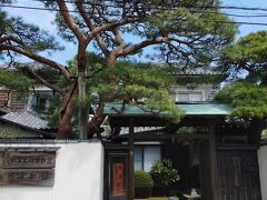 次に行ったのは北方文化博物館 新潟分館です
当館は明治28年頃の建築で対象書記に7台 伊藤文吉が新潟の別邸として購入したものです。　　

茶室 清行庵があります。