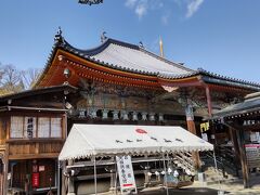 中山寺（本堂）
　・中山寺のご本尊である十一面観音菩薩が祀られているお堂です。
　・この建物は1603年に豊臣秀頼により再建されたもので、
　　兵庫県指定有形文化財となっています。
　　壁面等の彩色が美しい建物です。