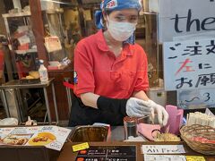 続いて、たこ焼き道楽わなかです。わなかは、あっちこっちにあるので混雑していない店で食べるのが一番です。