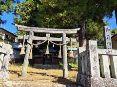 御作田神社は諏訪大社の末社で、下社の御作田祭が境内で行われ、
収穫された稲は春宮の神供として捧げられています。