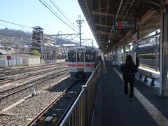 09時03分発富士行の電車

甲府に到着してから45分ほど待ちました