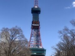 最初に見えるのがテレビ塔。
大通公園の1番東にあります。