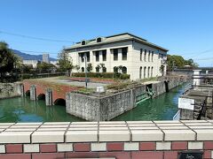 琵琶湖から第一疎水へ水を取り入れる取水口
京都市へ水を運んでます。