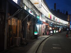 都橋商店街

以前に比べると健全な雰囲気になりましたな。
もっとも、野毛でぼったくられたなんて話は聞いたことが無い。