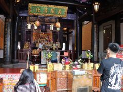 近くの「祀典武廟（写真）」にも寄りました。1665 年建立の台湾で最も早く建てられた関帝廟で関羽を祀っています。ここも赤崁楼同様、台南に7つある一級古跡の一つです。