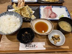 天ぷらと地魚の刺身定食。
ごちそうさまでした。