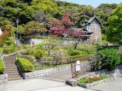 来た道を戻って「根岸なつかし公園」に来ました。
ここには柳下家の旧邸宅があるとのことですが、一見普通の公園でキョトンとしてしまいました。
高台の上に建っていましたね。