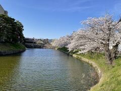 そして再び松本城へ…
今度はお堀をひと周りしてみます(^^)