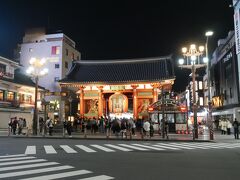 〈4.2 浅草・浅草寺〉
仕事帰りに浅草寺に来ました。
お花見できるかな。