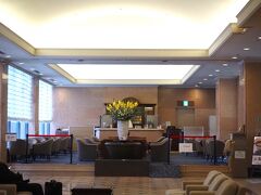 そして急いでホテルへ戻ってきました。「ティーラウンジ フォンテーヌ」であまいみかんさんは紅茶を、akikoさんと私はコーヒーをいただきました。ホテルよりサービスのドリンクチケットをいただいていました。