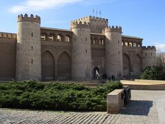 サラゴサのアルハフェリア宮殿。予約制ですが空いていました。11世紀にイスラムによって建設された。