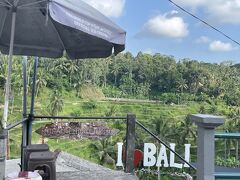 残念ながらこの日はゴアガジャ遺跡は時間の関係でできなかった。また後日来ることにした。

ライスフォードテラスを車から見学