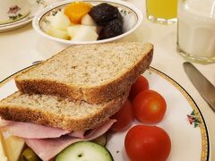 ミラノ最後の朝食
今回　利用したホテルの中で　一番良かったなぁ
