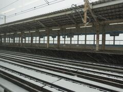 郡山駅
空っぽ、でも雪斜めに降ってる