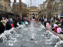 「フランス館」、ここは大型アトラクションがあるので時間をかけました。