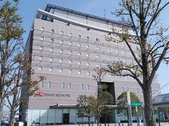 上田駅で、しなの鉄道への乗り換え時間19分あったので、さっとホテルに荷物を預けます！今日泊まる上田東急REIホテルです