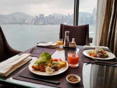 カオルーン シャングリラ 香港(Kowloon Shangri-La Hong Kong)
ホライゾンクラブラウンジ朝食ビュッフェ