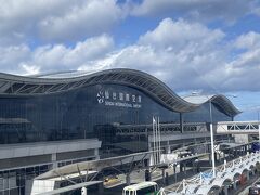 30分ほどで空港に到着。