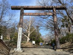 ２日目
朝９時過ぎに北海道神宮にいきました
よく晴れて気持ち良かったです