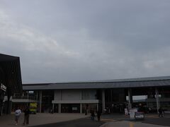 フェリー乗り場は駅と隣接しています。
ちなみにJRの宮島口駅も近くにあるので、広島市中心部（紙屋町・八丁堀など）からは広電、広島駅やJR沿線からはJRと使い分けるのが便利です。