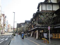 小田原城訪問のコースはここ「ミナカ小田原」を通りお城の北入口から入るようにしました。