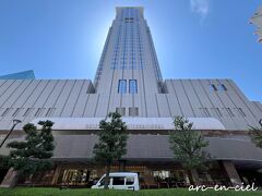 ★おまけ★
モネ展に先立ち、4月上旬、ホテル阪急インターナショナルを訪れました。
友人とのランチビュッフェです。