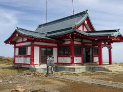 駒が岳の頂上にある箱根元宮
九頭龍神社、箱根元宮、箱根神社の三社参りもいいね
三社ともお参りは済ませてあるよ

ここから神山を経て大涌谷までのハイキングコースも楽しかった
今となっては大涌谷立ち入りが禁止になり行けなくなってしまったが