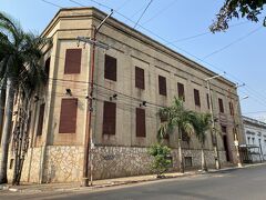 13:40
そんなギリギリのエリアにバルベロ博物館があります。
ここは月曜でも開いていてよかったです。

ベルを鳴らして柵を開けてもらって中へ。内部撮影禁止です。
暑すぎてウォーターサーバーの水をいただき、かばんはロッカーへしまい、手ぶらで展示室へ。