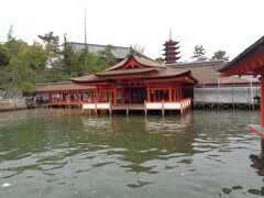 特に台風の時は必ずと言って中継されます．