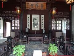 二園の1。嘉蔭堂は1922年に建てられ、ちょうど100年前、その所有者、劉炳南は同里の古鎮で生まれた。有名な詩人の劉亜子と同じ祖先を持っているとのこと。