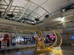 遅延したため、17時到着予定が空港を出たら19時近くになってしまいました。
先にビザもネットで購入、2024年の2月から導入されたバリ島のリゾート税もネットで支払い、税関カードも出発３日前から記入提出できるので全て終わらせました。

