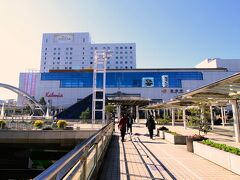 三河の中心地「豊橋駅」に１５：０１着きました、

途中、舞坂から新居間は車窓に広がる浜名湖と太平洋が観えて綺麗でしたね～、時間があれば旧東海道の舞坂宿・本陣から新居関所までぶらぶら歩いてみたいです。

５番線ホームから東海道本線上り新快速 １５：５０発 大垣行に間に合いました！。