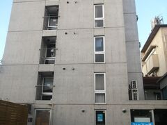 ウィークリー翔 岐阜駅南

前回は北口側にある同じチェーンに泊まりましたが、そちらは土曜日はチェックインできないためこちらを利用しました。
南口は店が少ないため買い出しには不便ですが、土曜日にもチェックインできるのとシャワーだけでなく浴場があるのがメリットです。


ウィークリー翔 岐阜駅南：https://www.weekly-sho.jp/ws-gifuminami/
ウィークリー翔 岐阜：https://www.weekly-sho.jp/ws-gifu/