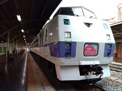 バンコク駅に到着したら、日本の電車みたいなのがあって、よく見たら