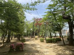 坂を登ったところにある西日暮里公園。