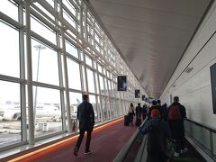 羽田空港に到着！
相変わらず、復路はイミグレまで遠いです…。