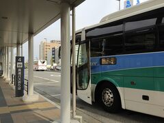 高松駅到着
高松はインター降りてからが長いですね。
すぐ前に「めりけんや」が有り、徳島ラーメンを替え玉まで食べていますが、ディナーで１杯食べますｗ
結構食いだめは利く方です。夕食が早かった事でお腹が空いて寝れないと言う事も有りません。
