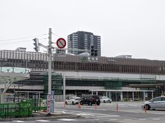 空港からリムジンバスで、新潟駅万代口へ。
時間は２５分ほどで、空港と新潟タウンは近いです。