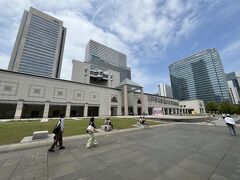 メイン会場の横浜美術館、ここで8割位の作品が展示してあります。
