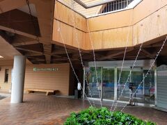 先ほど 降りた 停留所から 本日のホテルまで来ました
バスが1日4本しか出ていないのが 難点です