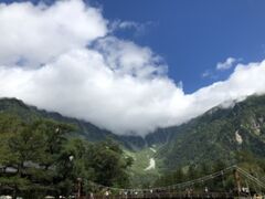 穂高の稜線は雲で隠れちゃって少し残念でした。