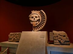 10:00 国立人類学博物館
死のディスク
テオティワカン、太陽のピラミッドから発掘された。