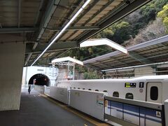 京都編の続きです。。。。

京都から新幹線で神戸に来ました。
凄い久しぶりの神戸。
新神戸の駅ってトンネルとトンネルの間にあるんですね。

