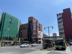 亀戸駅北口前。