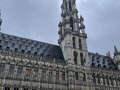 グランプラスにやってきました。

ブリュッセル市庁舎です。