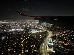 ドバイ上空。やっとこられた。