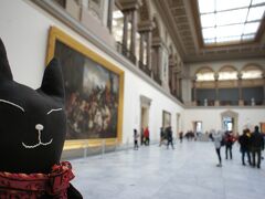 「ここもタダだったよ」
楽器博物館同様、水曜午後は無料開館日ということで、チケット売り場で「0ユーロ」のチケットをもらって中へ。