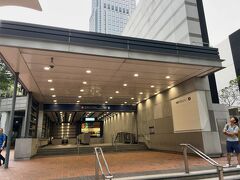 　屯馬線尖東駅からMTRに乗ります。
　尖東駅と尖沙咀駅とは少し離れています。